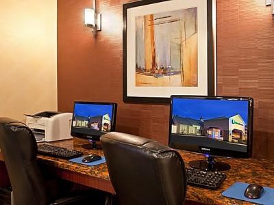 Express & Pittsburgh Airport By Ihg Hotel Robinson Township