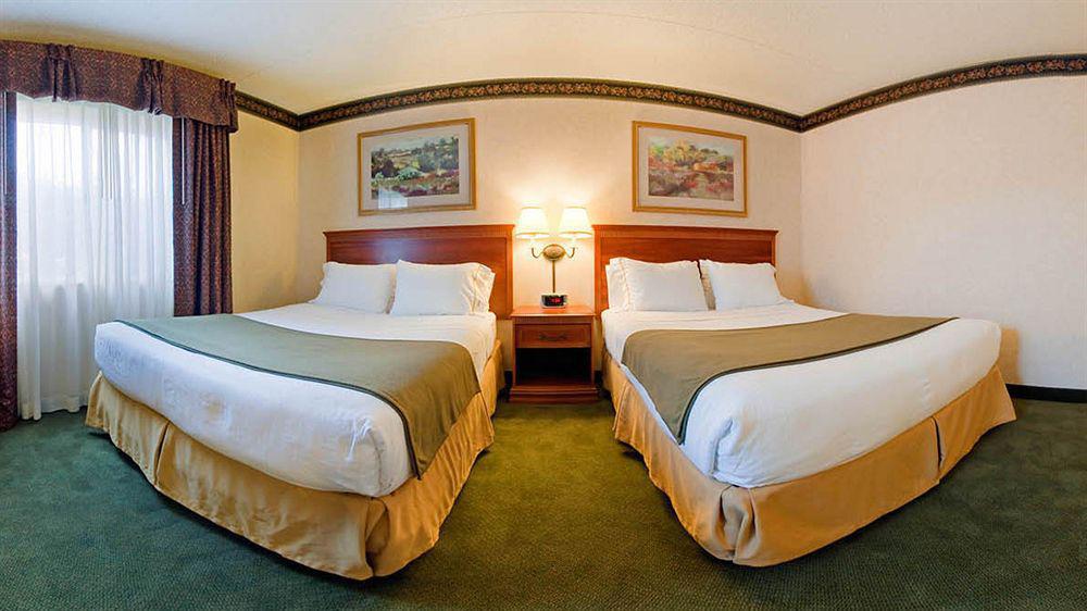 Express & Pittsburgh Airport By Ihg Hotel Robinson Township (Allegheny County)