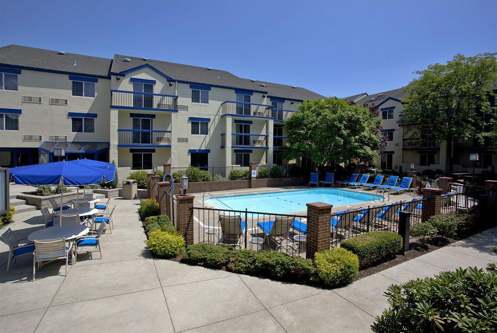 Express & Pittsburgh Airport By Ihg