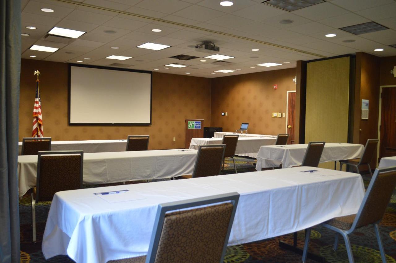 Hotel Express & Pittsburgh Airport By Ihg