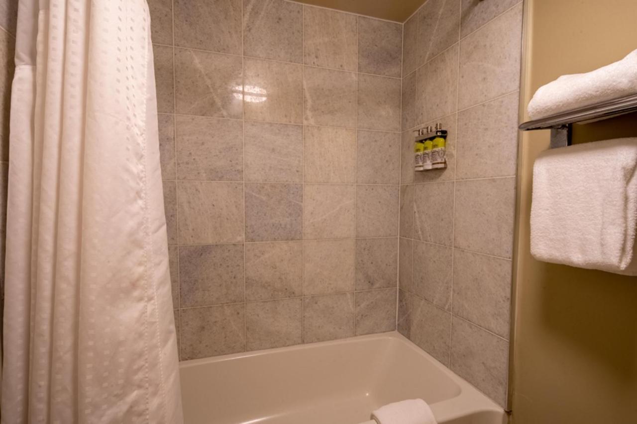 Express & Pittsburgh Airport By Ihg Hotel 3*