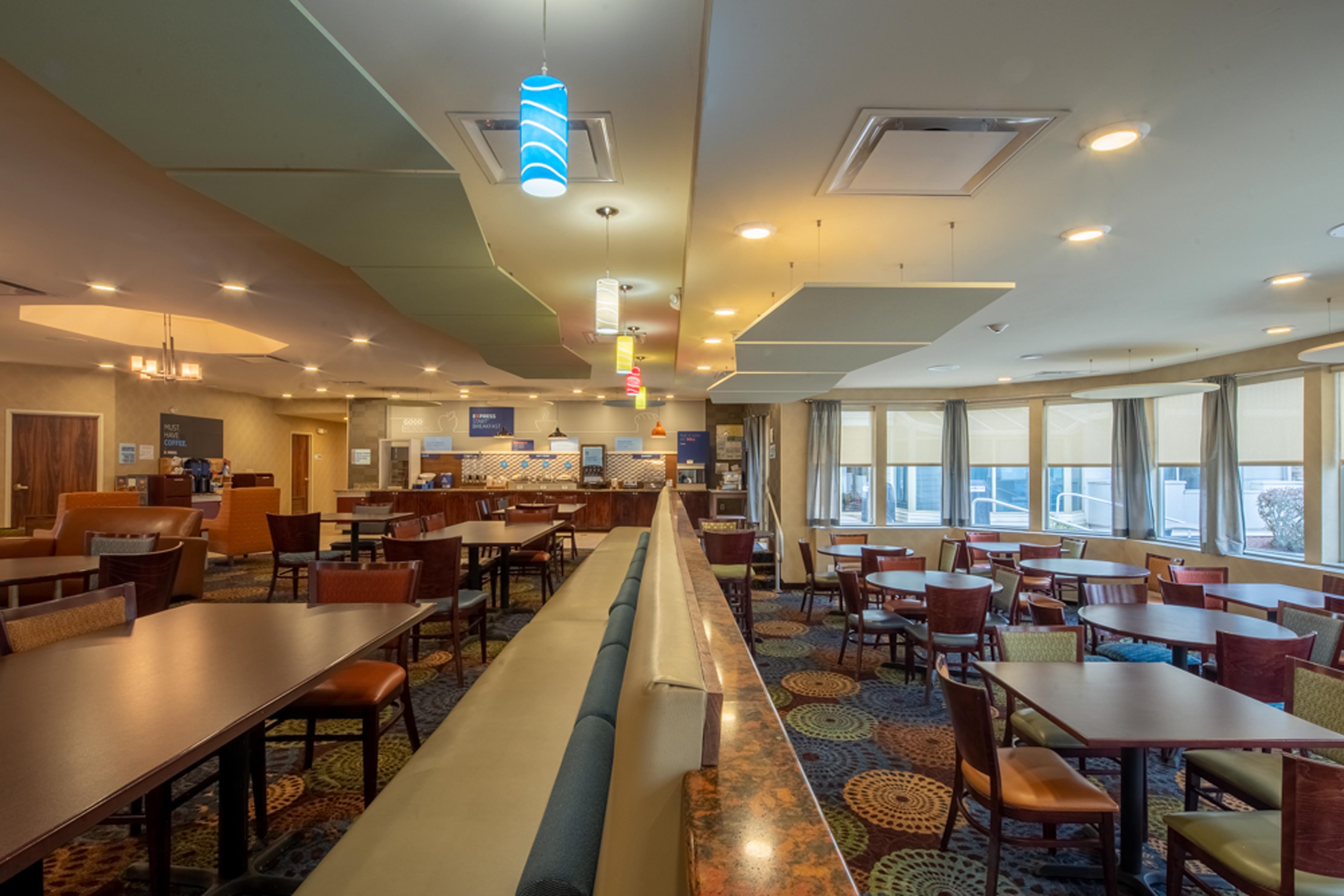 Express & Pittsburgh Airport By Ihg Hotel